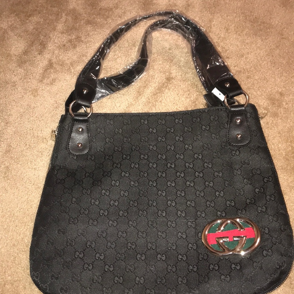 Shoulder tote NEED GONE